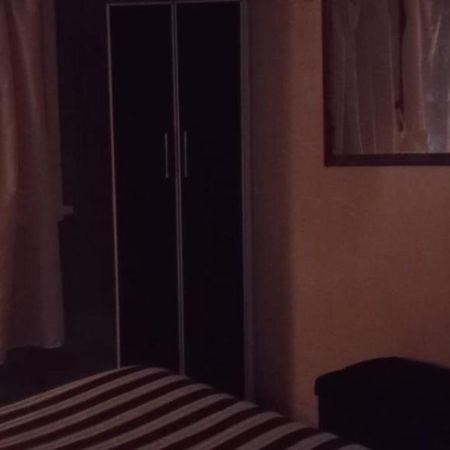 La Familia,A 5 Minutos Del Aeropuerto Ezeiza Exterior foto