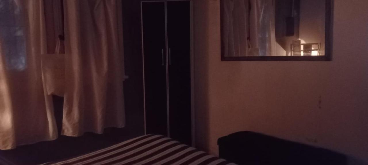 La Familia,A 5 Minutos Del Aeropuerto Ezeiza Exterior foto